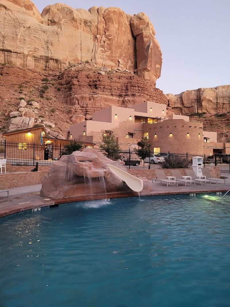 Bluff Dwellings Resort & Spa, Bluff