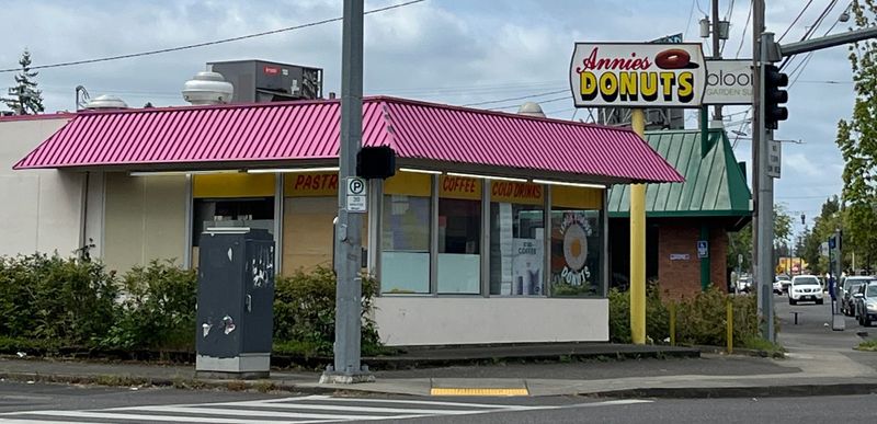 Annie’s Donut Shop (Northeast Portland)