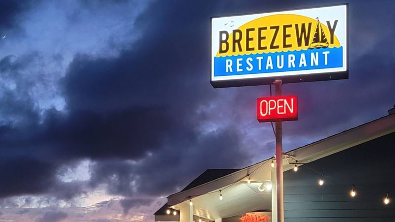 The Breezeway Restaurant (Topsail Beach)
