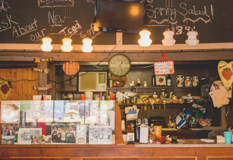 Dutch Maid Bakery & Cafe, Tracy City