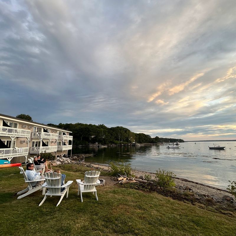 Smuggler's Cove Inn (East Boothbay)