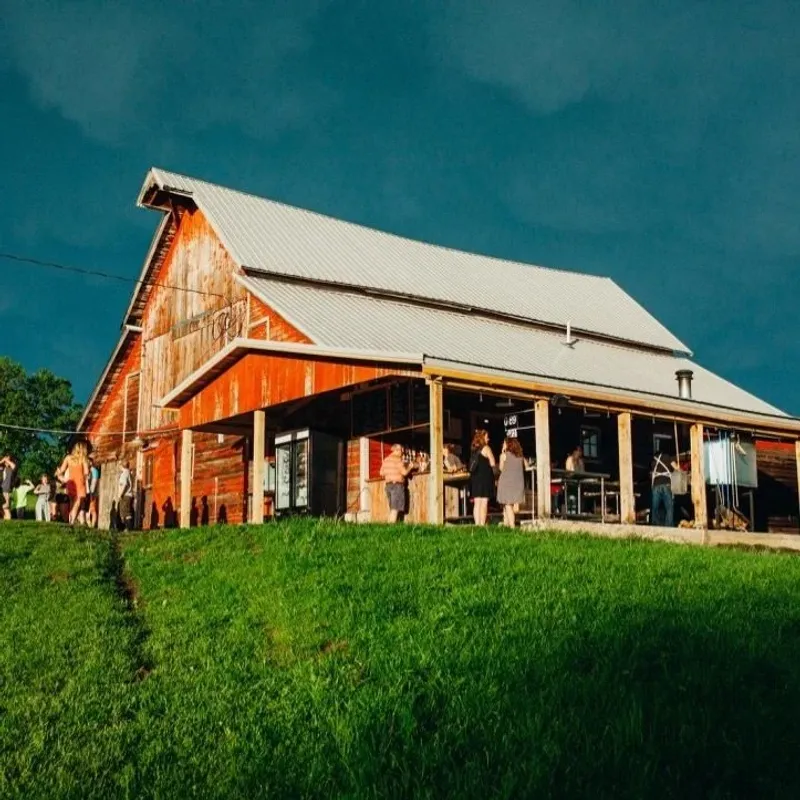 Luna Valley Farm – Decorah