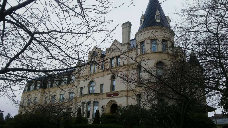 Manresa Castle Hotel