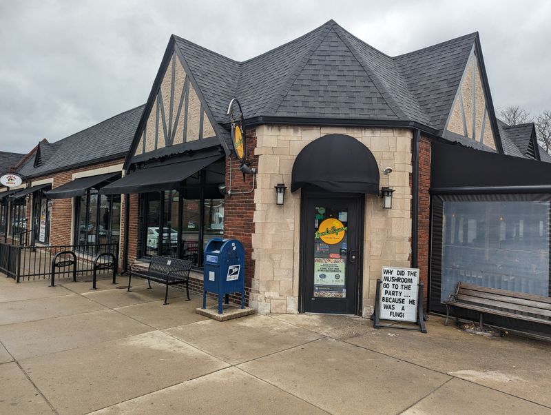 Lincoln Square Pancake House, Irvington