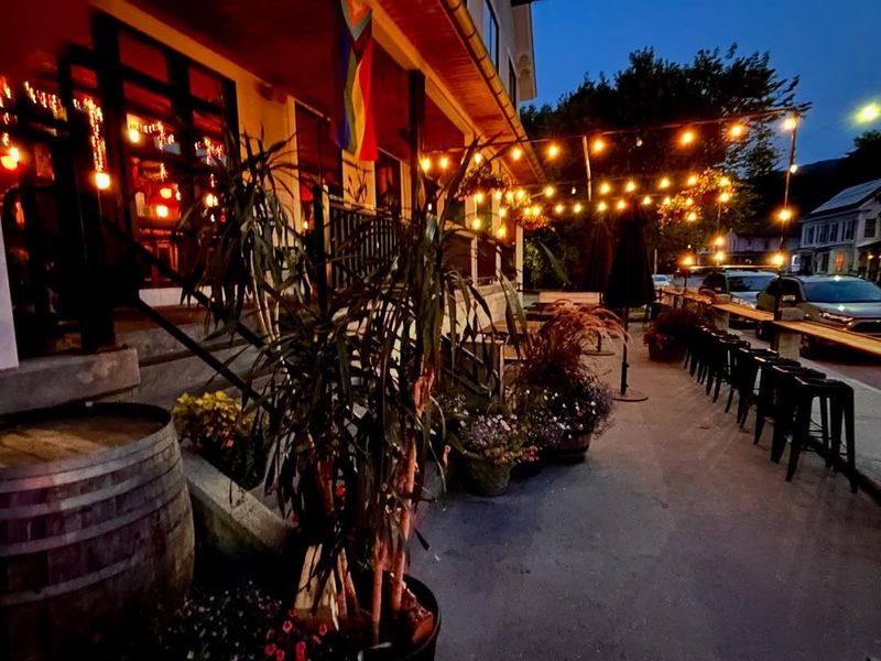 Prohibition Pig Restaurant, Waterbury