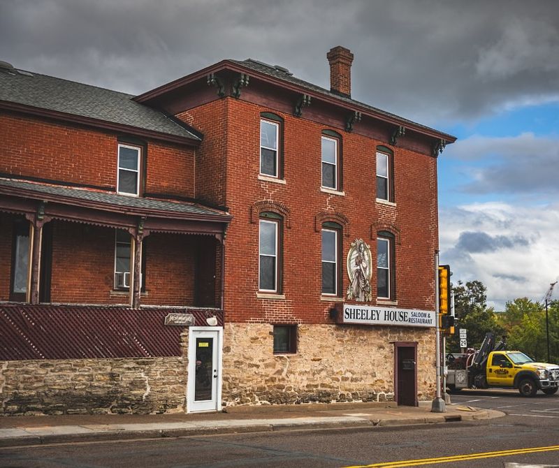 The Stairwell With a Memory