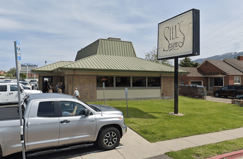 A Lunchtime Tradition That Draws Crowds