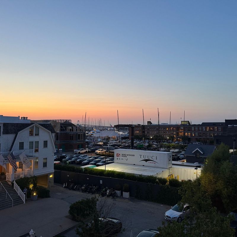 A Nighttime Atmosphere That Encouraged Imagination