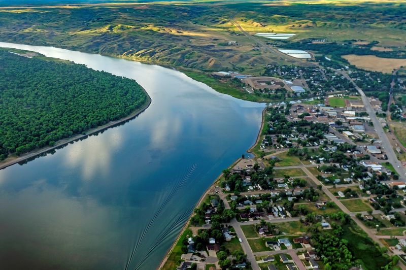 A Riverfront That Stays Peaceful All Year