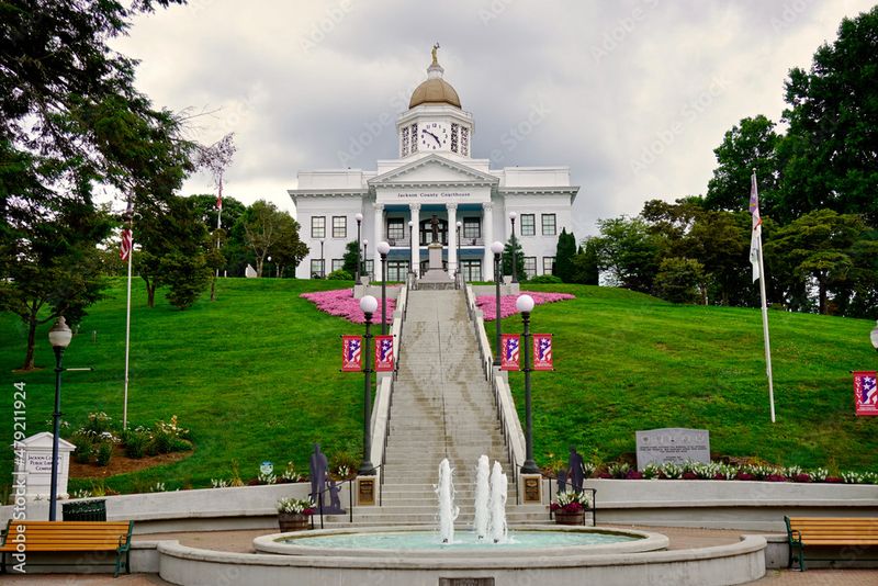 A Library With One of the Most Striking Backdrops in the State