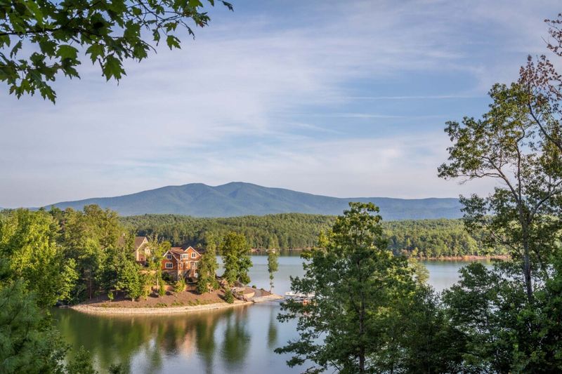 A Gateway to Some of Western North Carolina’s Best Scenery