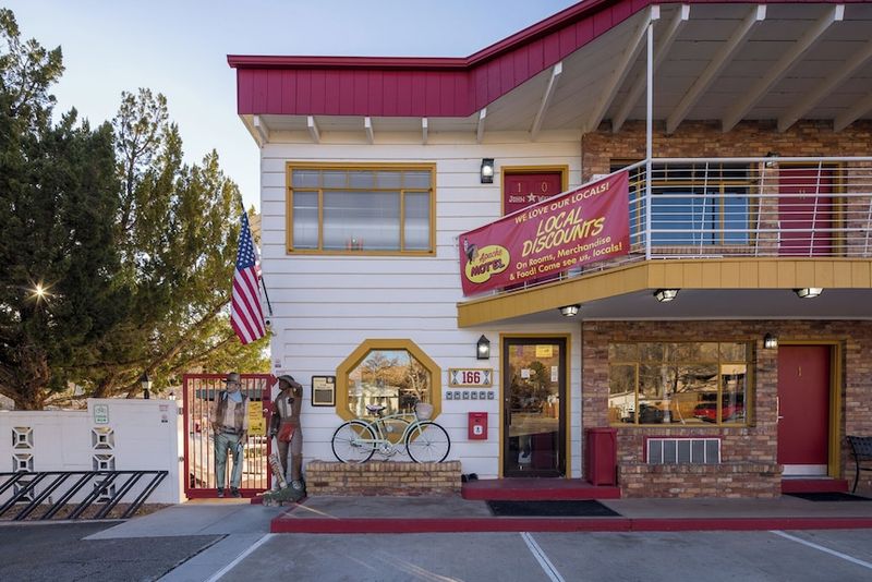 Room Lights That Flicker Without Explanation