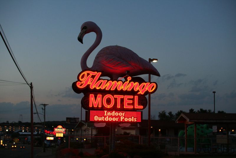 Mid-century Roadside Design Cues