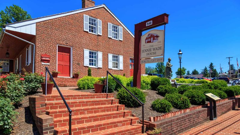 The Contrast of Conflict and Comfort: A Lasting Impression