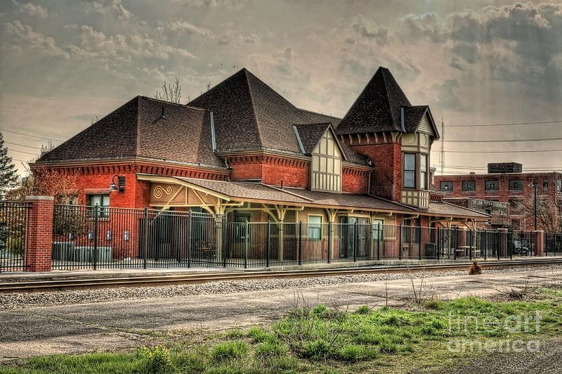 Stations, Silos, and Skyline Fragments