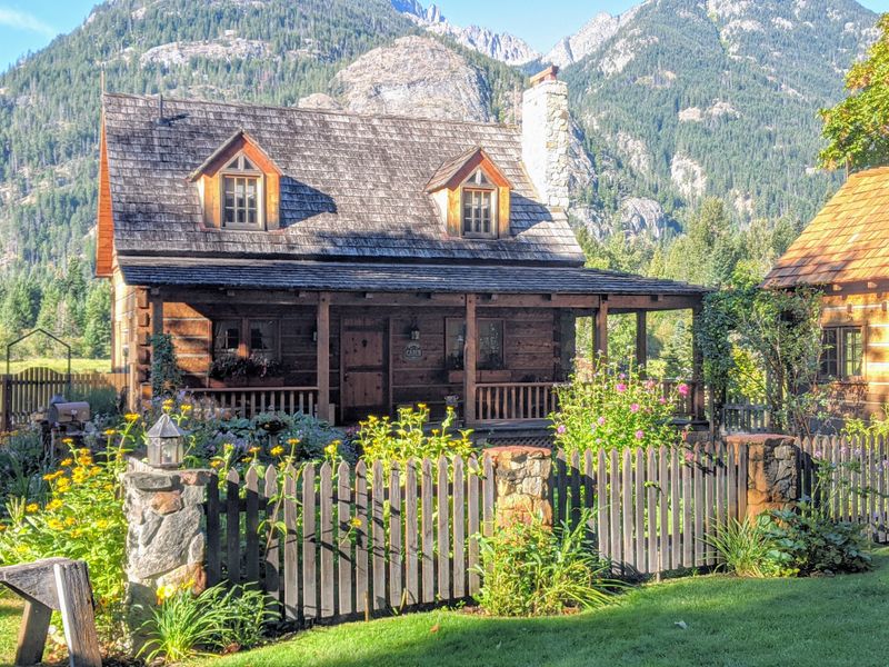 A Close Knit Community That Values Solitude