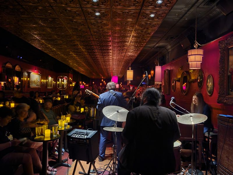 A Welcoming Vibe for Jazz Newcomers