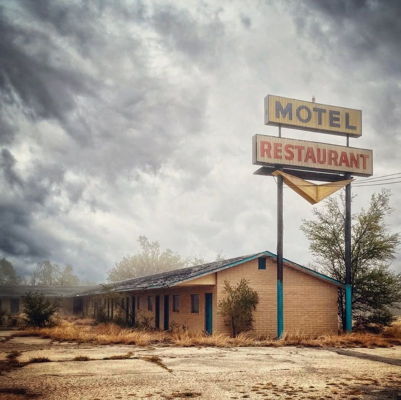 How the Dixie Motel Became a Route 66 Landmark