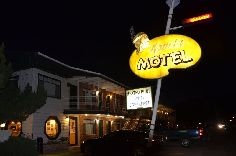 A Neon Glow That Feels Like an Invitation