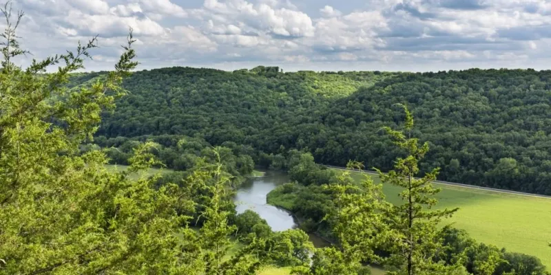 Bluffs and Trails That Encourage Slow Travel