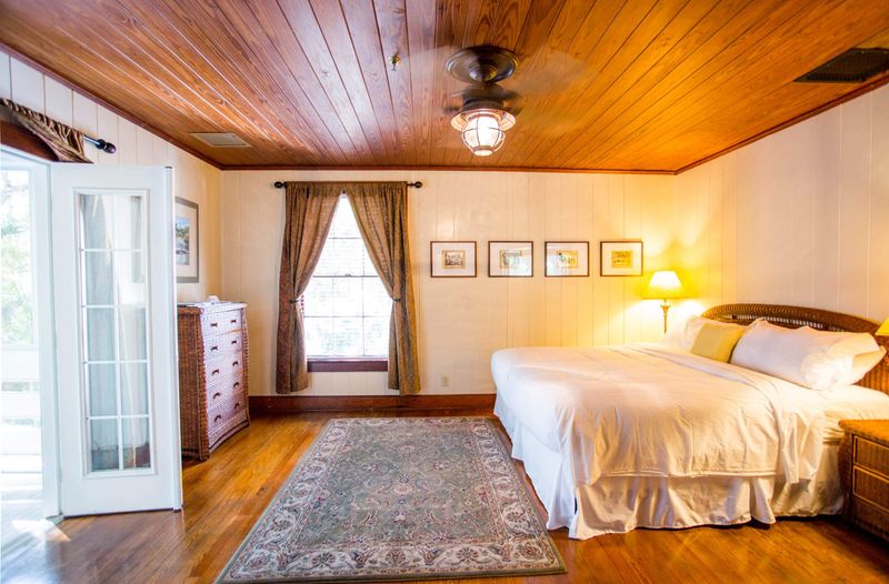 Rooms Decorated With Old Florida Charm