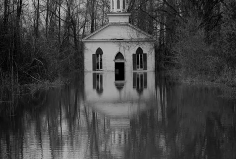 The Grand Structures Remain