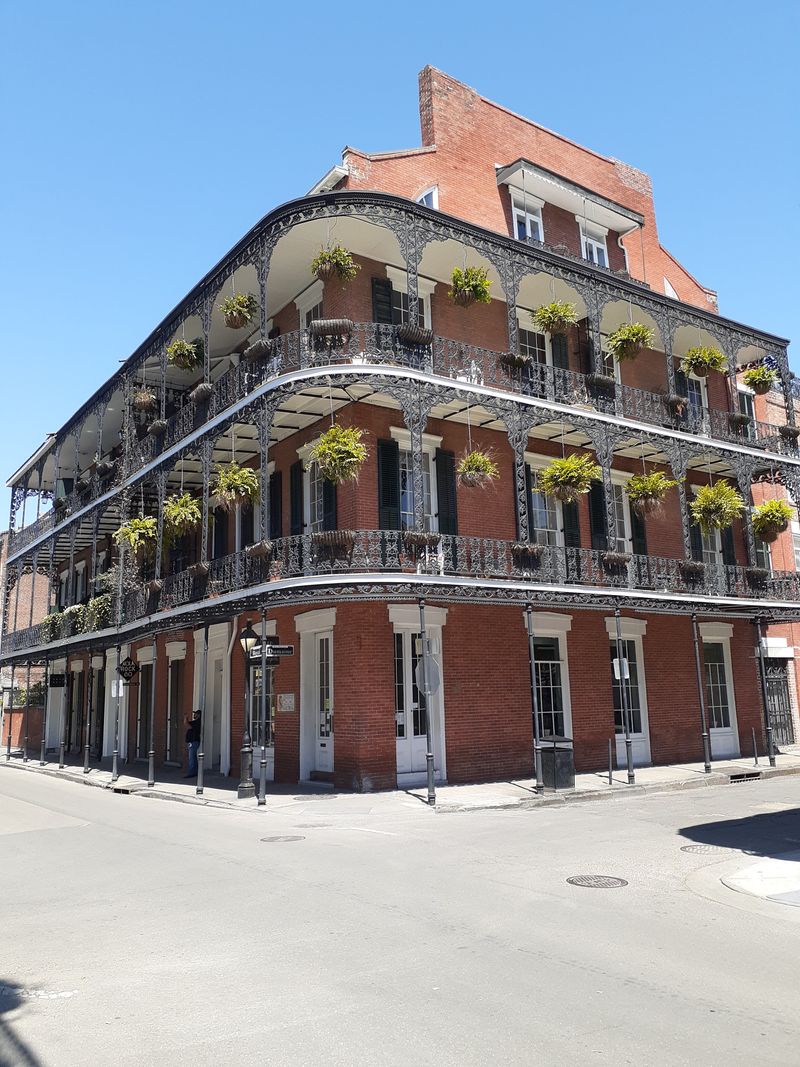 Why Royal Street Feels Calm Even in the Middle of the French Quarter