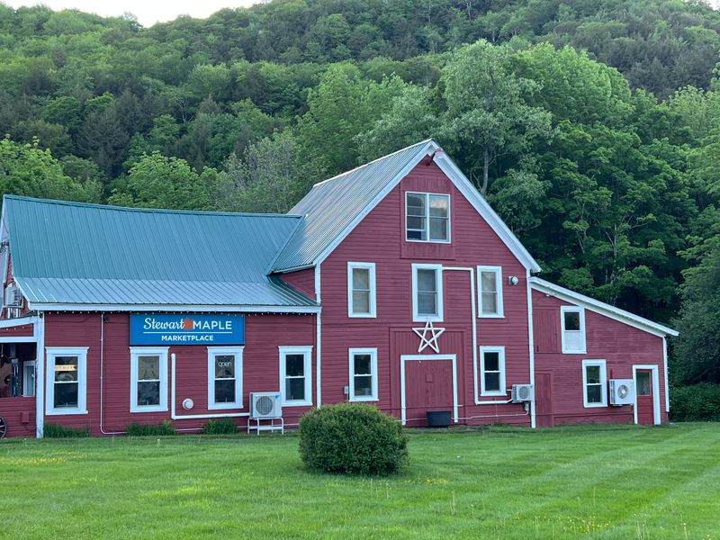 Maple Country Surrounding Tunbridge’s Hillsides