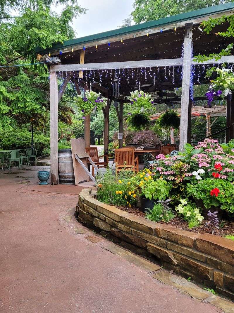 Calm Streets That Keep the Town’s Pace Slow and Relaxed