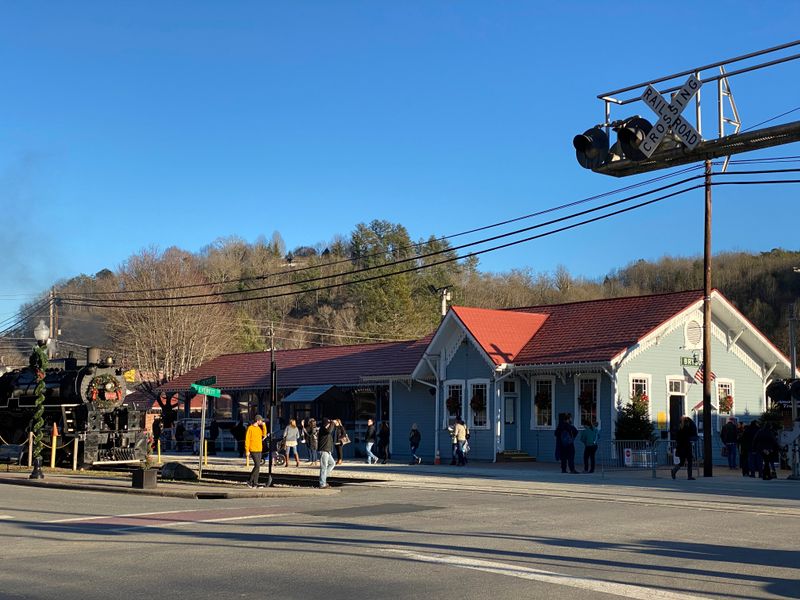 Starting at the Historic Bryson City Depot