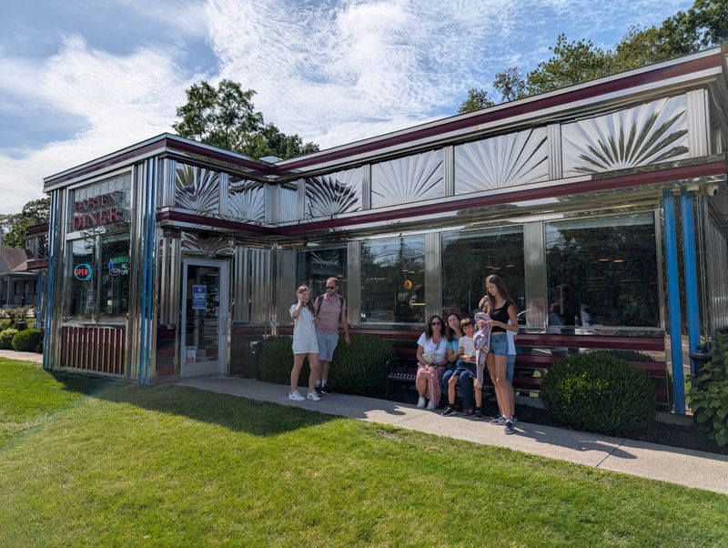Why Road-Trippers Say the Stop at Darién Diner Becomes Tradition