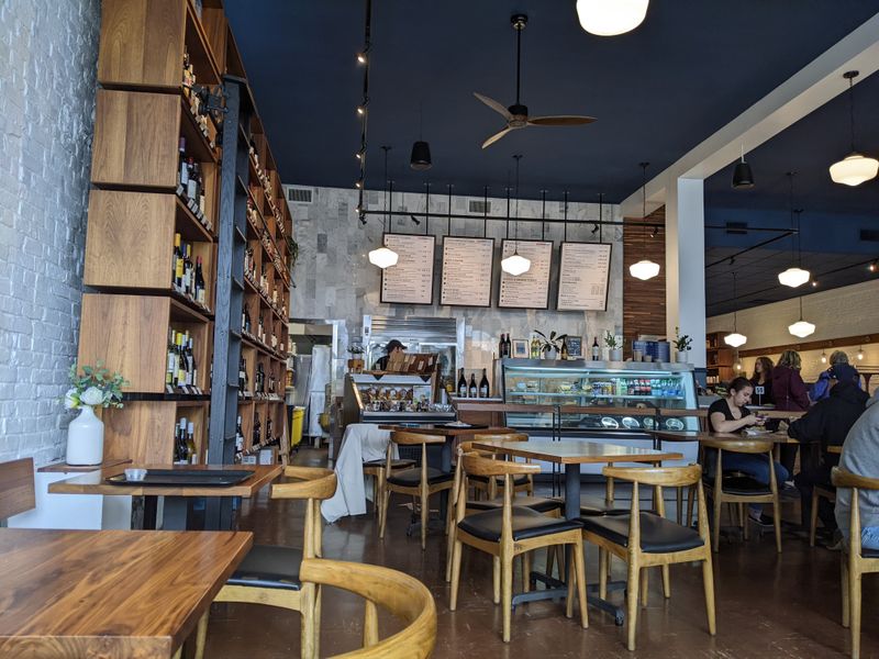 A legendary breakfast stop that anchors the morning