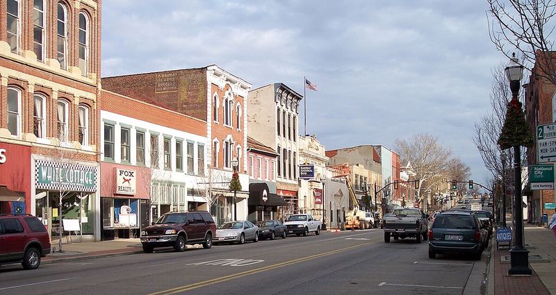 A Main Street built for wandering between meals