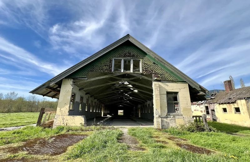 Infirmary Row and Service Tunnels