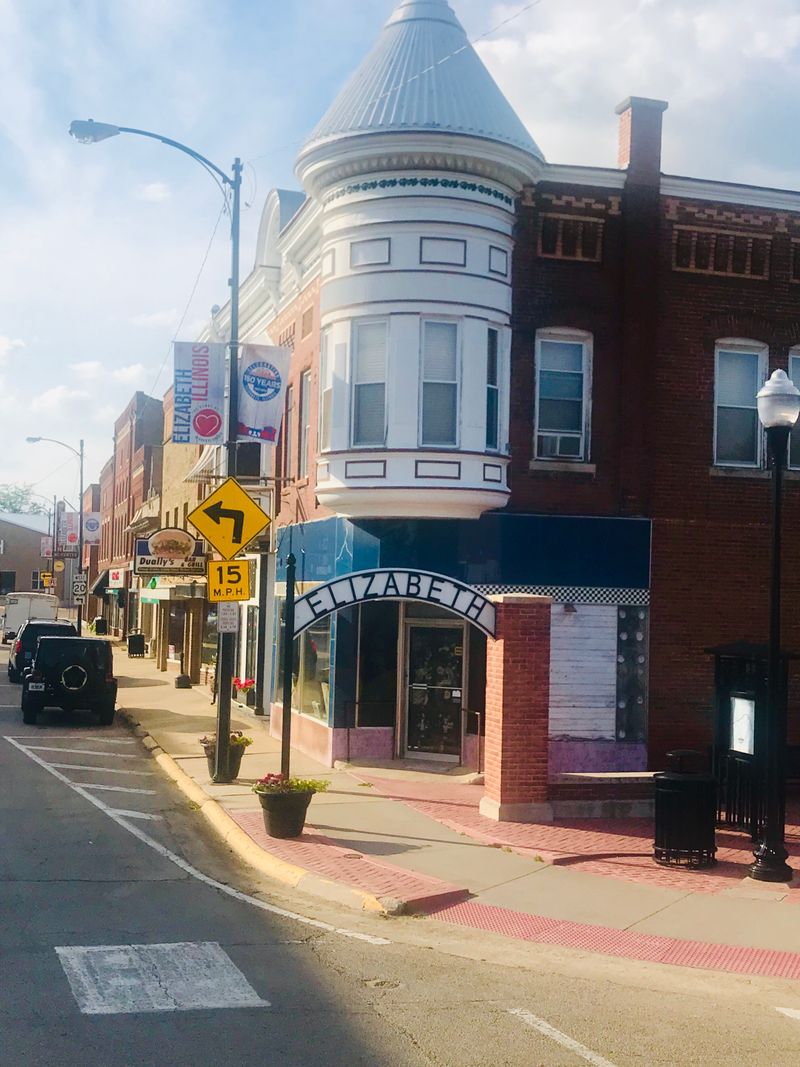 Close-Knit Neighbors Look Out for Each Other