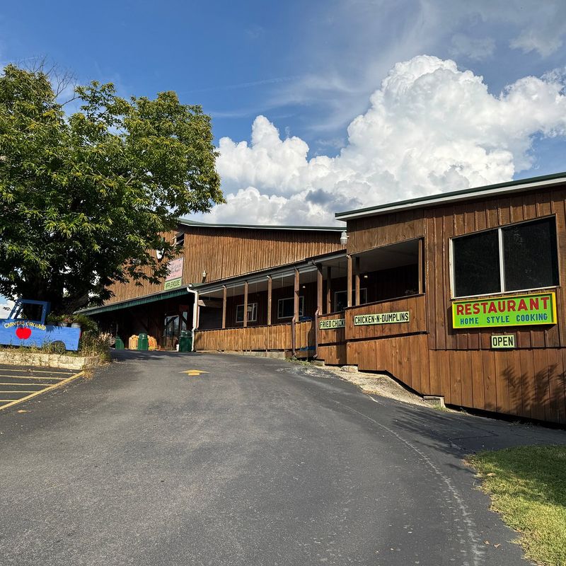 Carver’s Orchard & Applehouse Restaurant, Cosby