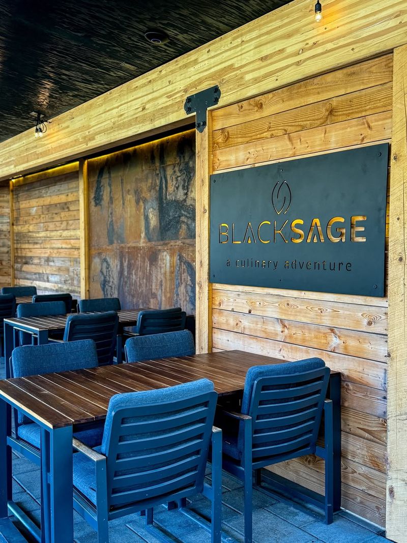 A Creative Space Built for Slow Evenings