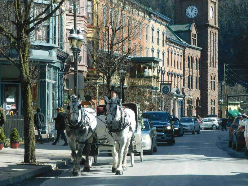 Horse-Drawn Carriage Rides