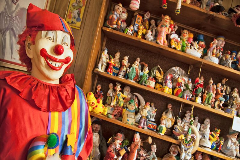 Haunting Clown Décor