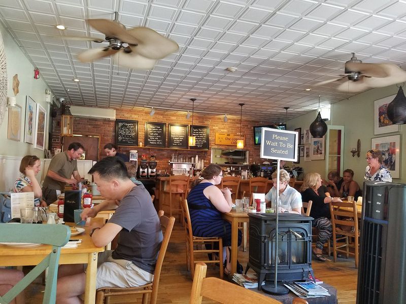 Corner Café, Newport