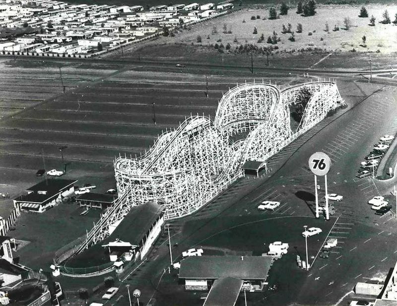 Accelerated Decay and Rust