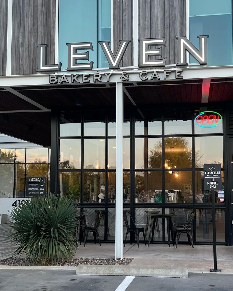 Leven Bakery & Cafe