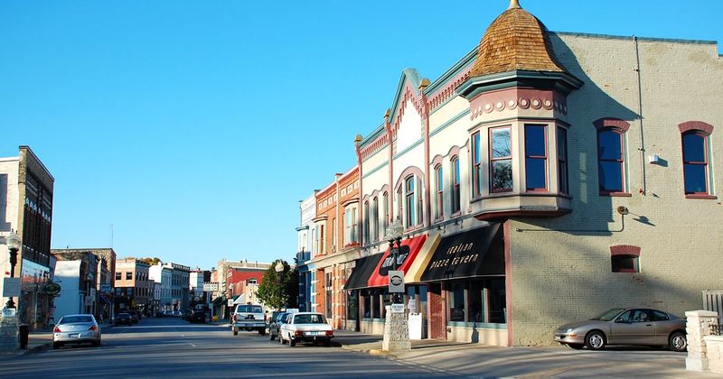 The Quick Escape to Historic Downtown