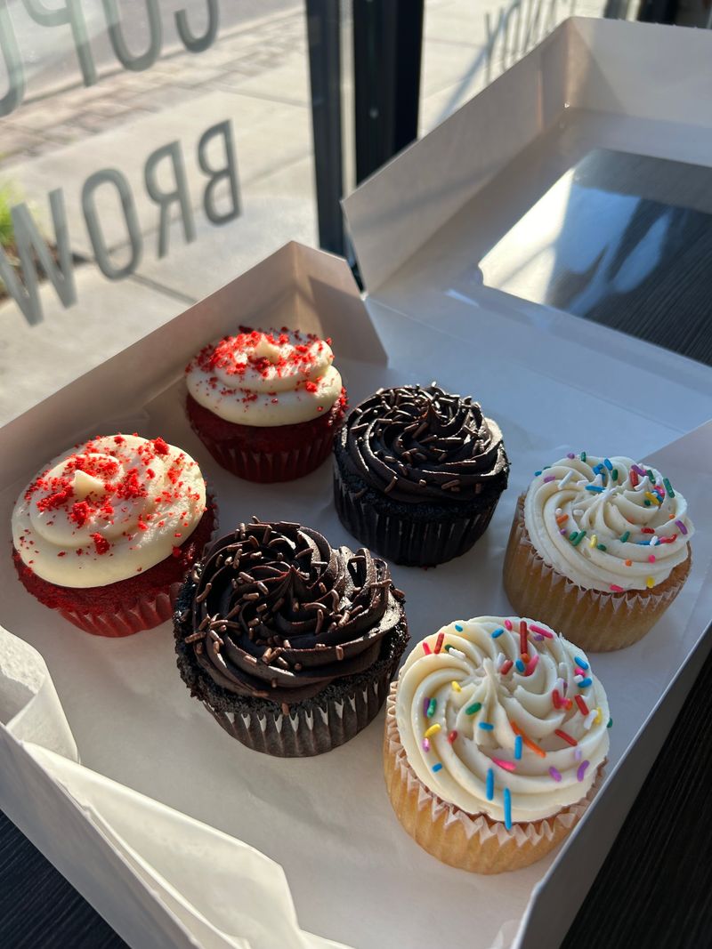 Gigi's Cupcakes (Various locations in Arizona)