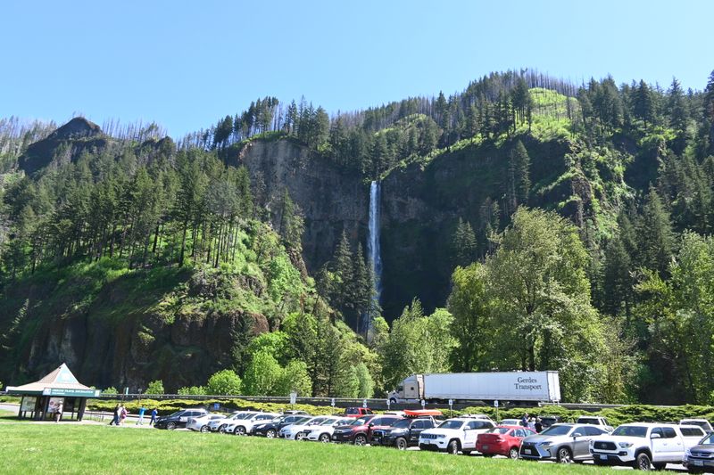 Easy access with big scenery right off the highway