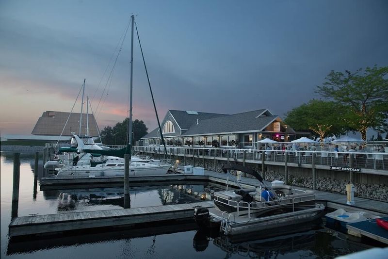 The Lake House Waterfront Grille