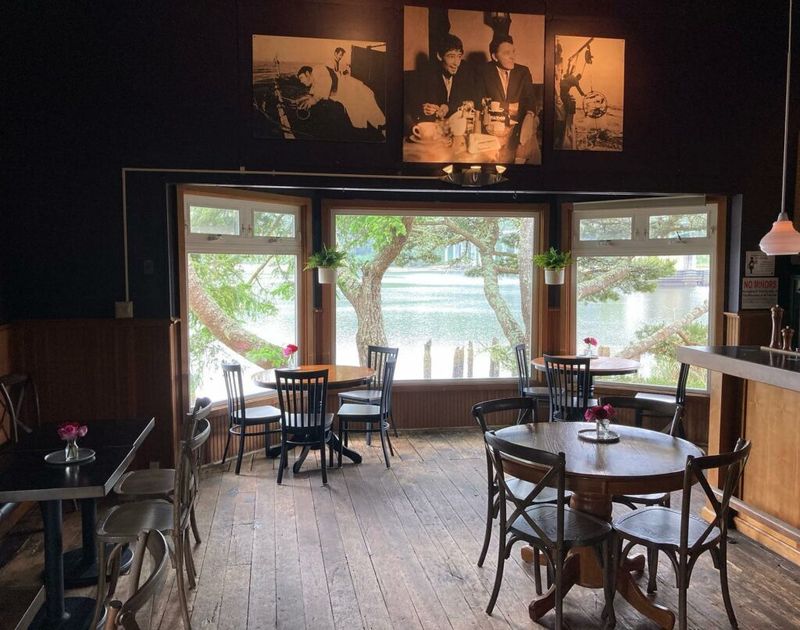 Waterfront Depot Restaurant (Florence)