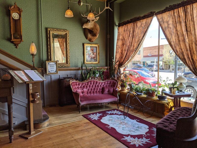 Why Travelers Return for the Building’s Strange Silence