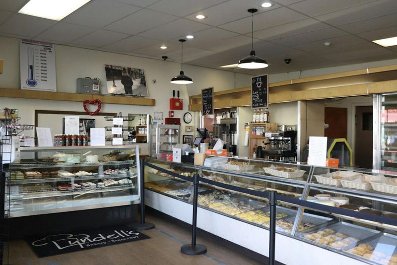 Lyndell's Bakery - Somerville