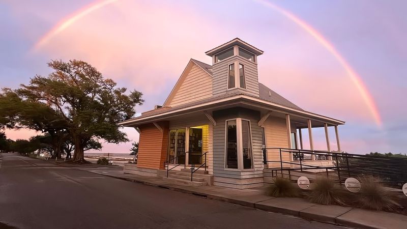Cat Island Coffeehouse (Pass Christian, MS)